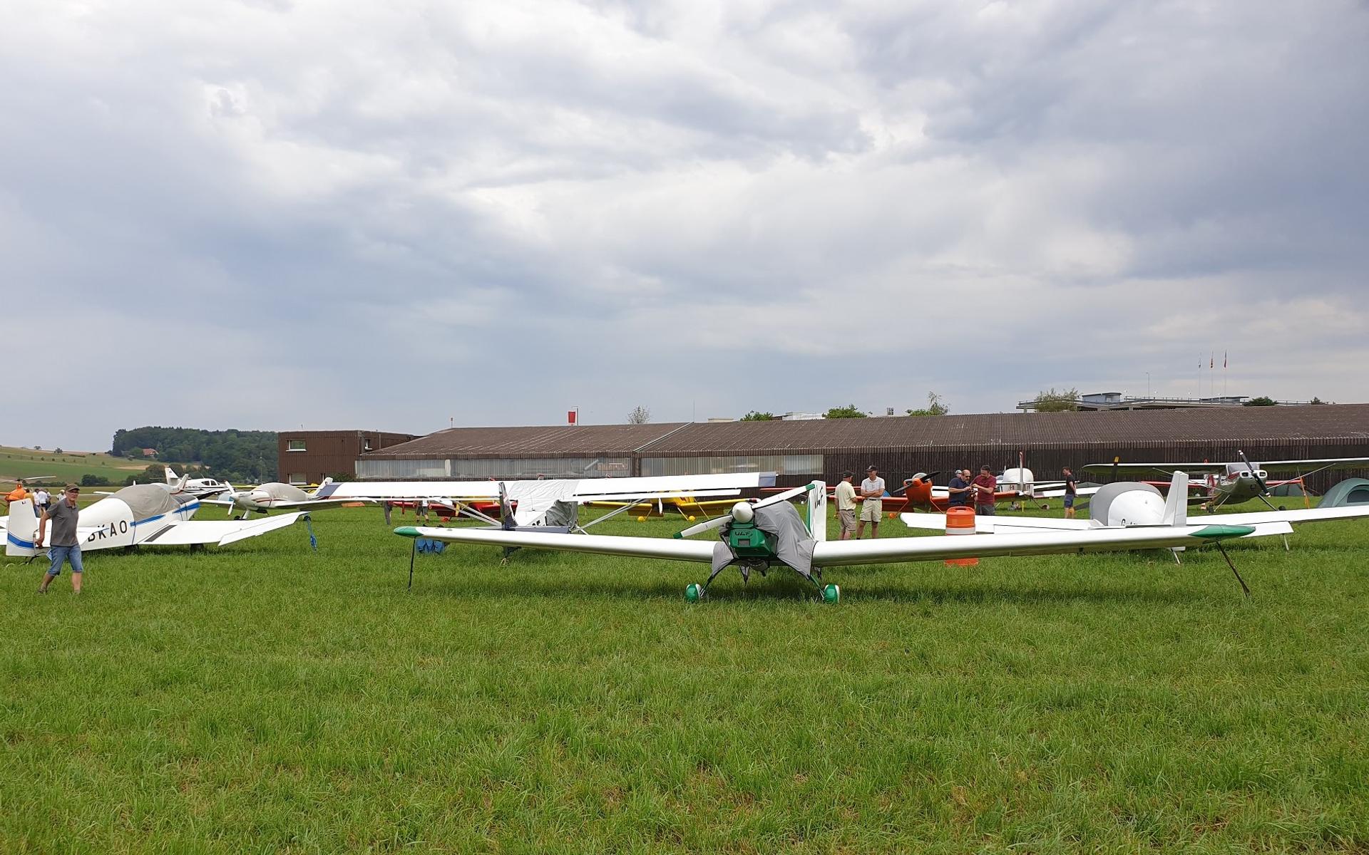 Eigenbau-Flugzeugbauer aus verschiedenen Ländern Europas in Bleienbach