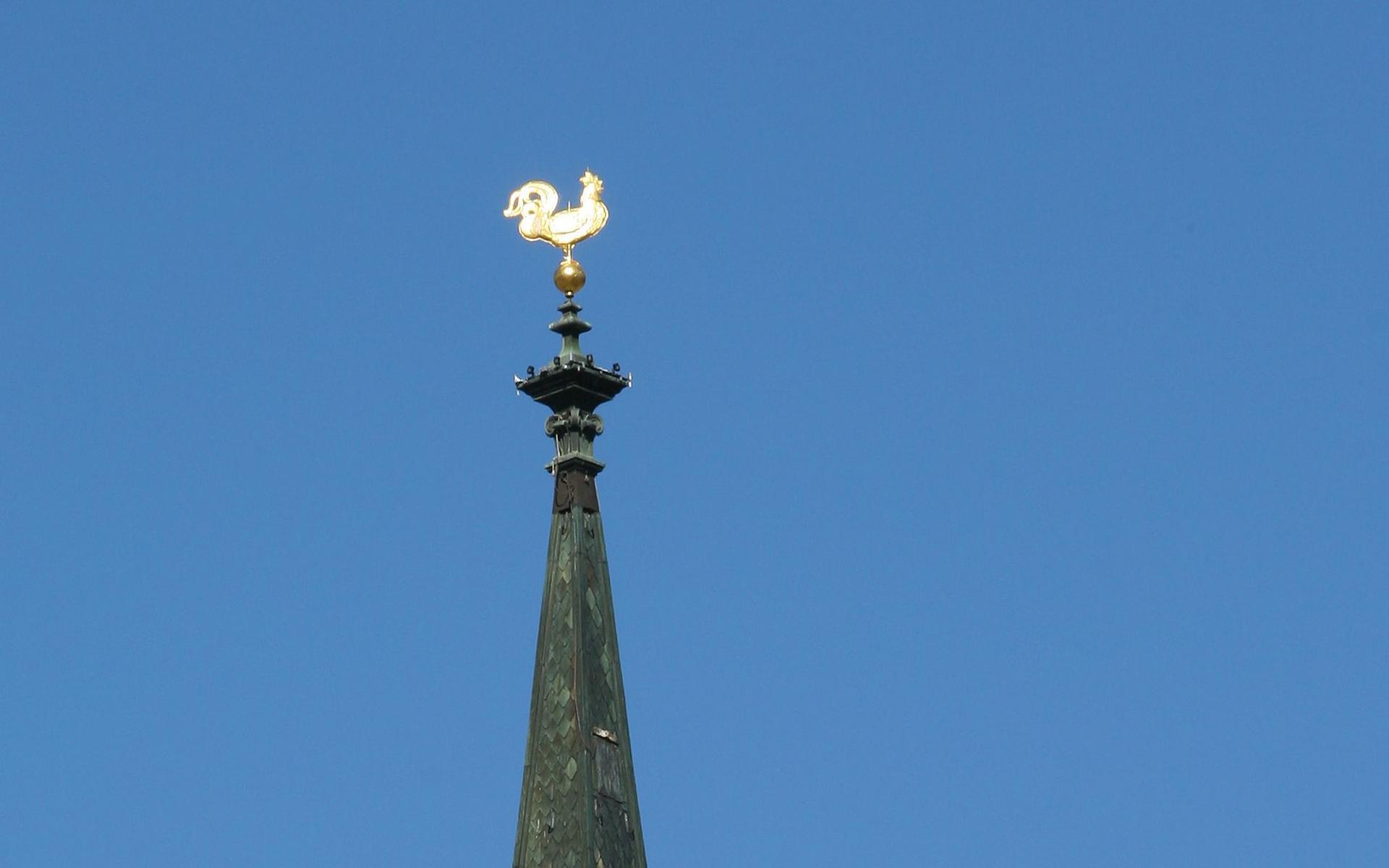 Hahn auf dem Kirchturm