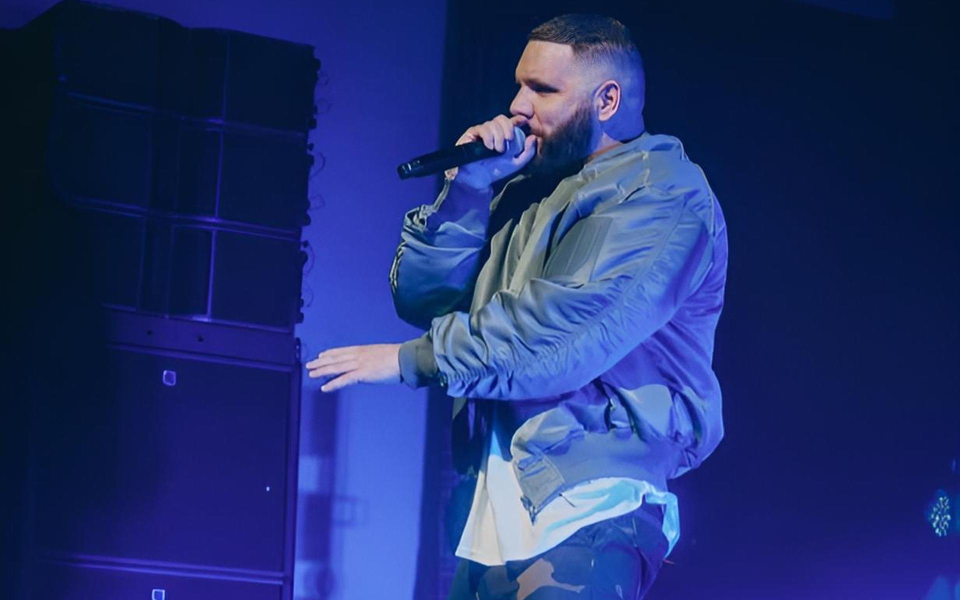 Fler bekennt sich öffentlich zum Glauben an Jesus
