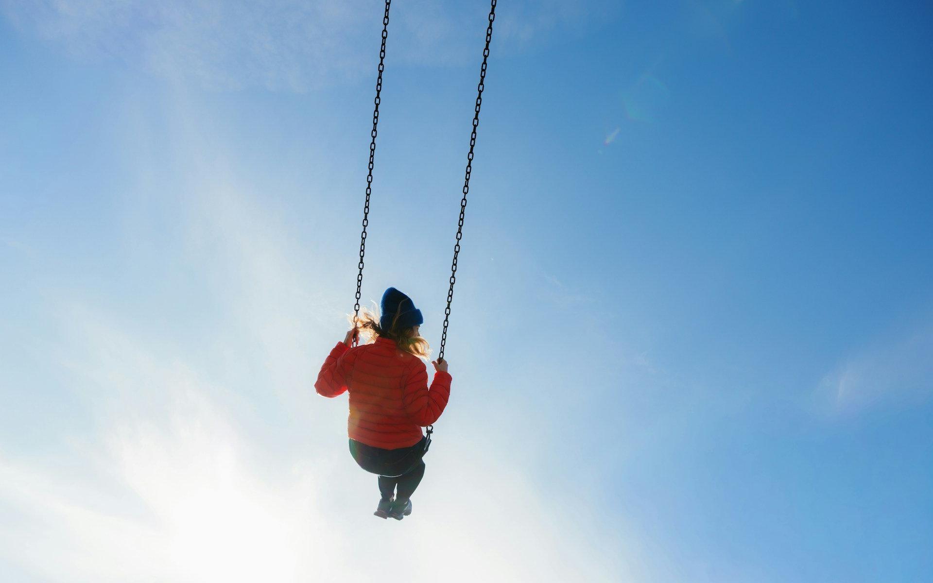 Person schwingt durch die Luft