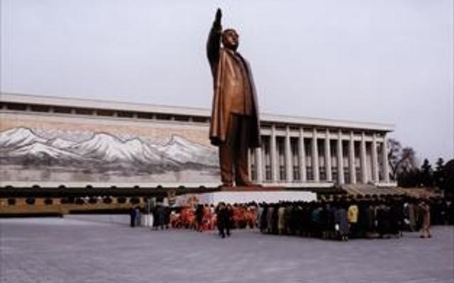 In Nordkorea fordert Kim Jong-Il für sich und seinen verstorbenen Vater Kim Il-Sung götzengleiche Vereehrung. (Fotos: Open Doors