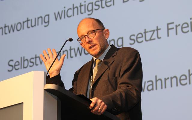 Ralph Kunz während seinem Referat am Forum für christliche Führungskräfte