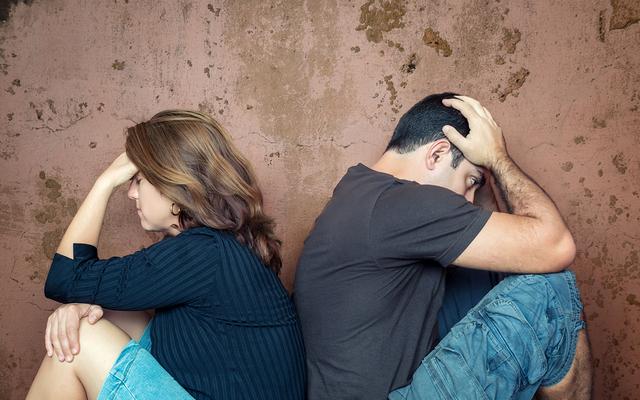 Scheidung: Wenn ein Ehepaar keinen gemeinsamen Weg mehr sieht.