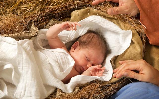 Jesus-Kind in Krippe