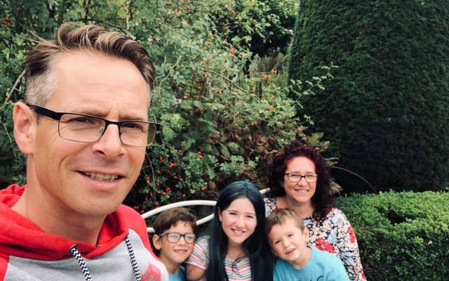 Christopher Wickland mit seiner Familie
