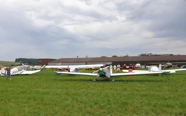 Eigenbau-Flugzeugbauer aus verschiedenen Ländern Europas in Bleienbach