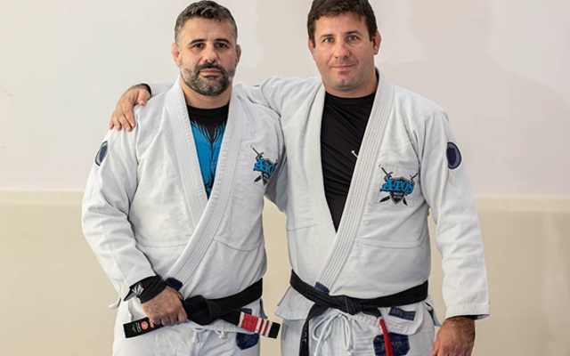 Fabio Schucman (links) mit Jiu-Jitsu-Lehrer Ilan Schucman