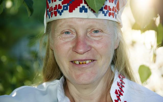 Ältere russische Frau