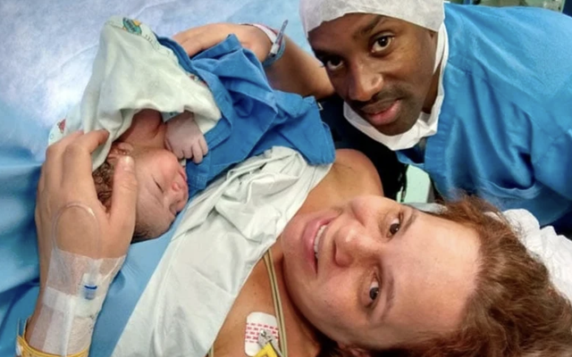 Danielle Araújo mit ihrem Mann direkt nach der Geburt ihres Sohnes