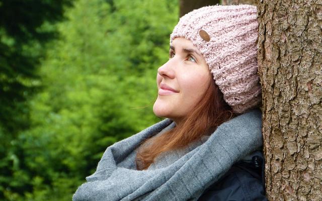 Frau im Wald