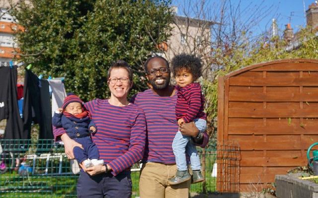 Marjorie und Stanley Okoro mit ihren beiden Kindern