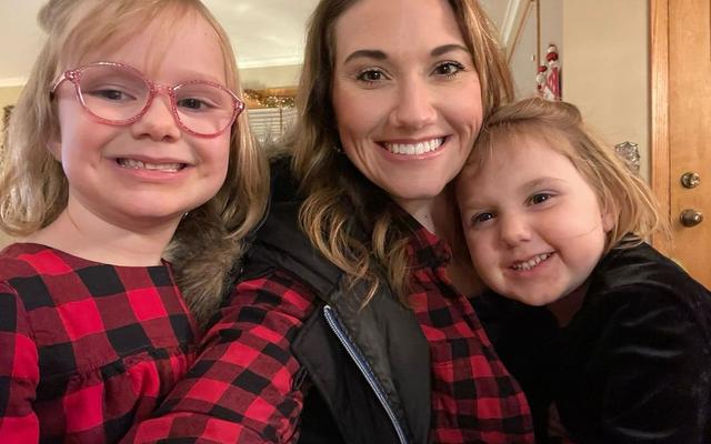 Kristen Jane Anderson mit zwei ihrer sechs Kinder