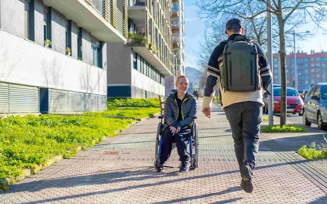 Wie grüssen Sie andere auf der Strasse?