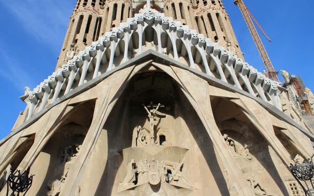 Die Sagrada Familia in Barcelona ist ein beliebtes Tourismusziel