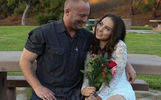 Paige Lohman mit ihrem Ehemann