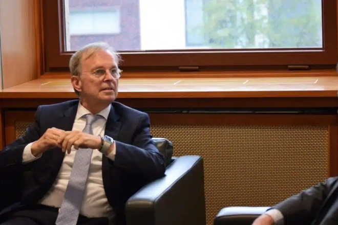 PRO traf Thomas Rachel in seinem neuen Büro im Auswärtigen Amt am Werderschen Markt in Berlin-Mitte