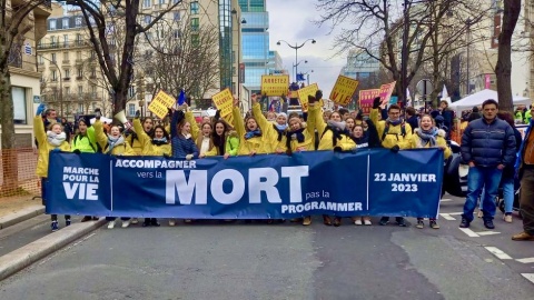 Tausende marschieren in Paris, um sich für das Leben einzusetzen