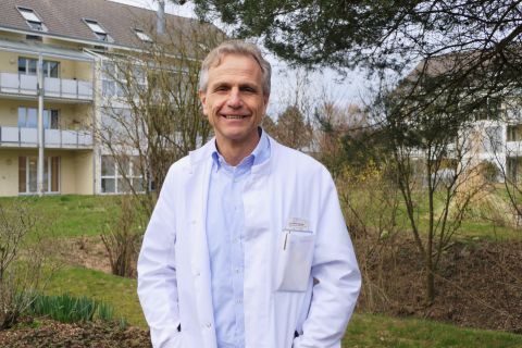 Dr. René Hefti