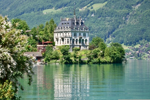 Der Brienzersee in Iseltwald (BE)