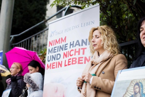 Pavica Vojnovic bei einer Gebetsversammlung
