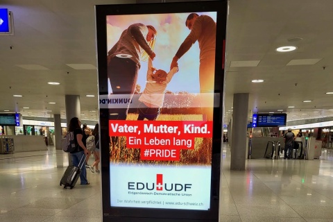 «Plakat-Kampagne» am Hauptbahnhof in Zürich