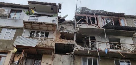 Zerbombte Häuser in Berg-Karabach