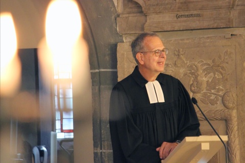Pfr. Swen Schönheit predigt zu seiner Einführung ins Amt des 1. Vorsitzenden der GGE Deutschland am 3.10.23 in der St. Blasius-Kirche in Hann. Münden.