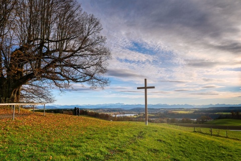 Kreuz im Herbst