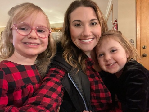 Kristen Jane Anderson mit zwei ihrer sechs Kinder
