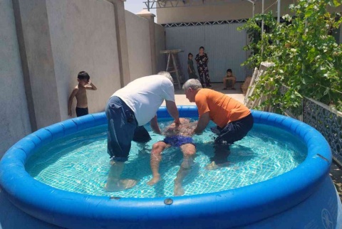 Sieben gehörlose Christen liessen sich im Geheimen taufen.