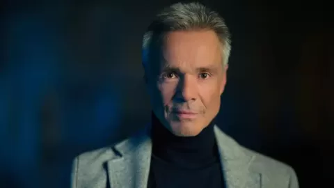 Hannes Jaenicke ist in diesem Jahr der Erzähler und führt durch die Show 