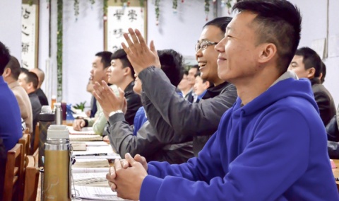 Es gibt nur wenige junge Chinesen die sich vorstellen können, Theologie zu studieren.
