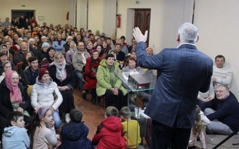 In der Ukraine platzen viele Kirchen aus allen Nähten.