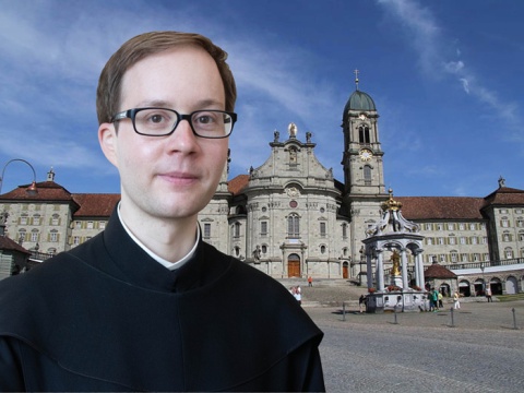Pater Thomas lebt als junger Mönch im Kloster Einsiedeln