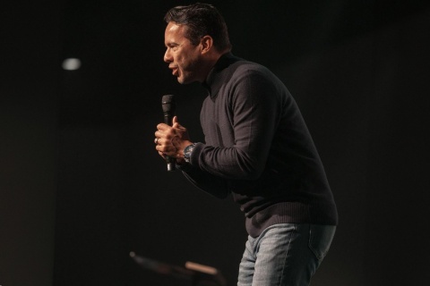 Pastor Samuel Rodriguez unternahm etwas gegen Hollywood.