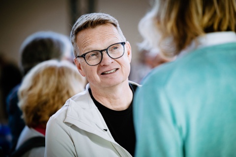 Der Podcaster Carey Nieuwhof setzt Impulse für Leitende.
