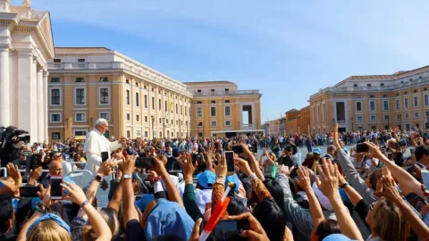 Die Besuche des Papstes bewirken positive Auswirkungen für die Menschenrechte des Gastlandes