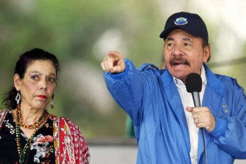 Der Präsident Daniel Ortega von Nicaragua und seine Frau Rosario Murillo bei einer Rede.
