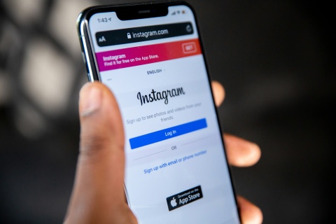 Eine Studie zeigt, dass viele Jugendliche über Instagram zum Glauben kommen.