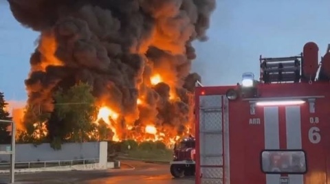 Brennende Häuser der Kopten in Al-Minya heuet Nacht