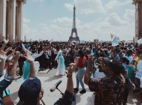 In Paris nahmen rund 25'000 Personen am Jesus-Marsch teil.