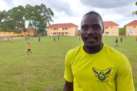 Profi-Fussballer Godfrey Lwesibawa