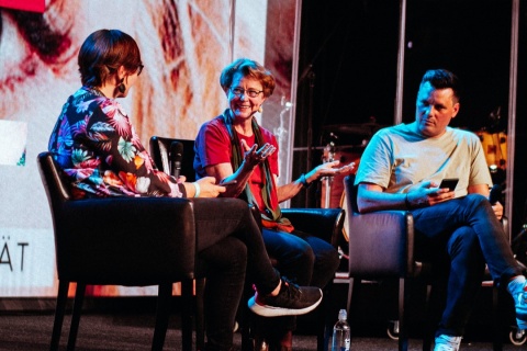 Nancy Pearcey (Mitte) an der «Culture Shift»-Konferenz in Thun