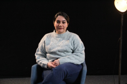Aida aus dem Iran freut sich, dass sie in der Schweiz frei als Christin leben darf.