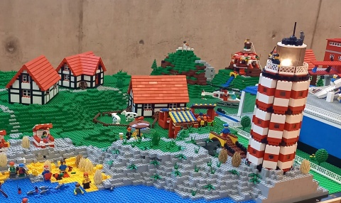 Der Lego-Anhänger vom BLB verfügt über viele Bauteile.