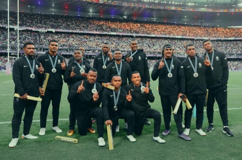 Das Rugby-Team mit ihrer Silbermedaille der olympischen Spiele in Paris