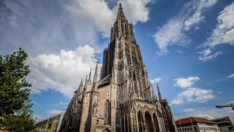 Viele Kirchen öffnen im heissen Sommer ihre Türen