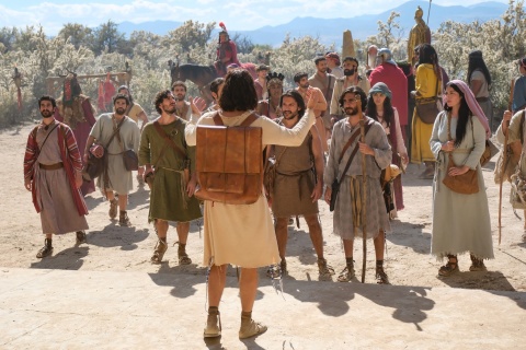Jesus fragte seine Jünger: Für wen haltet ihr mich? (Szene aus der Serie The Chosen)