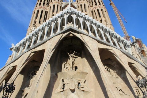 Die Sagrada Familia in Barcelona ist ein beliebtes Tourismusziel