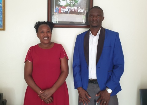 Gloria und Emanuel, Mitarbeiter des Hotels von «Vision for Africa»